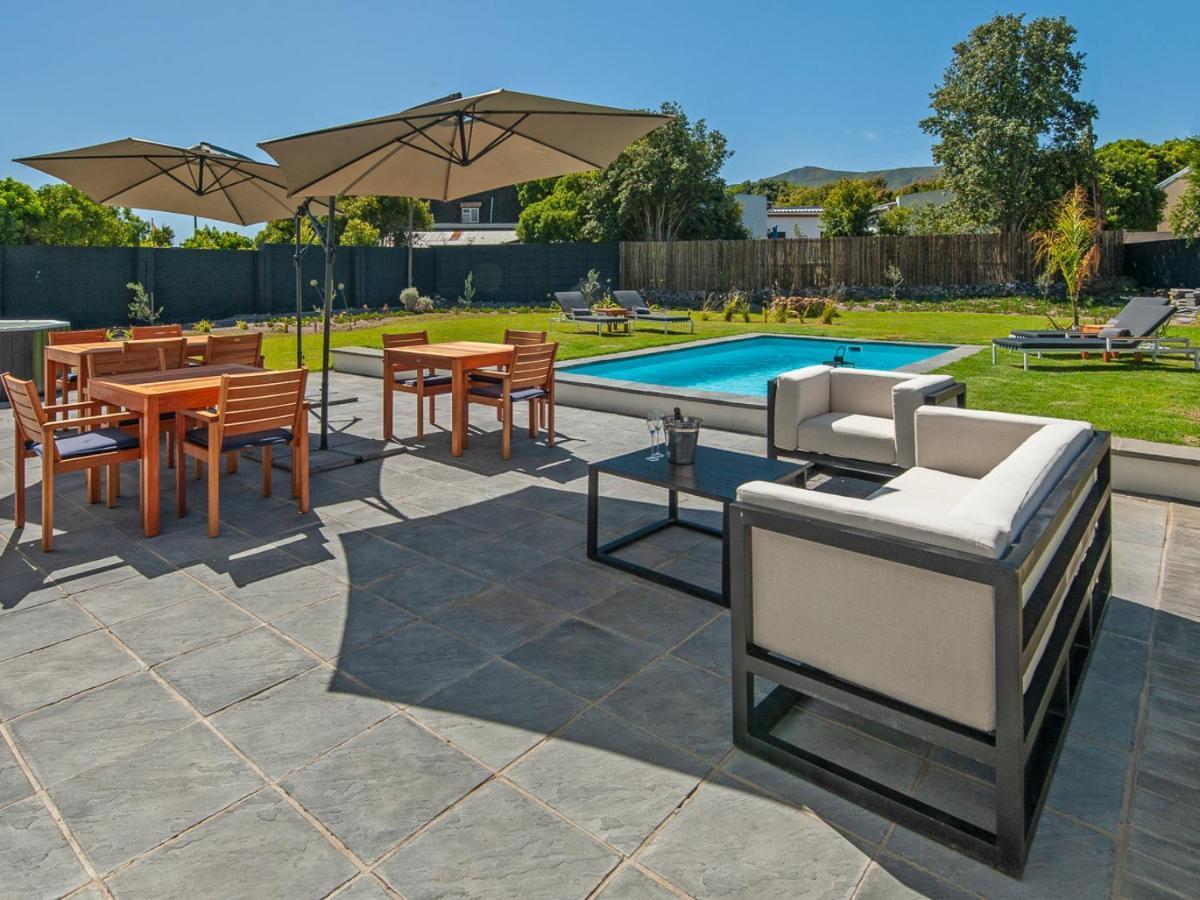 Glow Boutique Suites & Guesthouse Hermanus Exterior foto