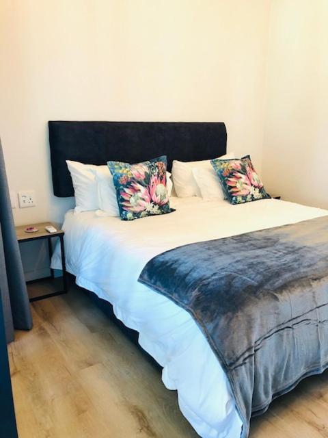 Glow Boutique Suites & Guesthouse Hermanus Exterior foto